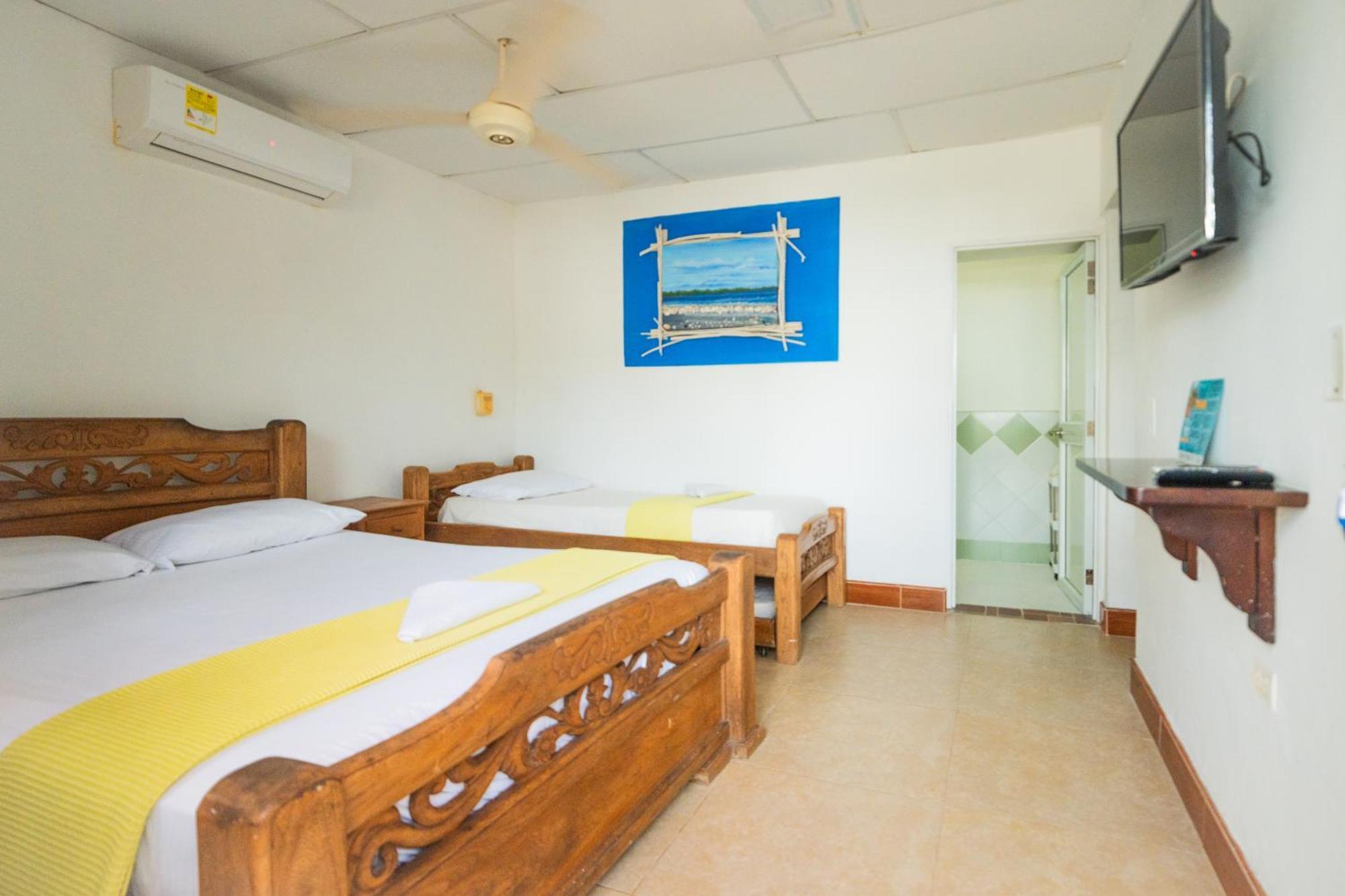 Hostal Del Mar - Tolu Bagian luar foto