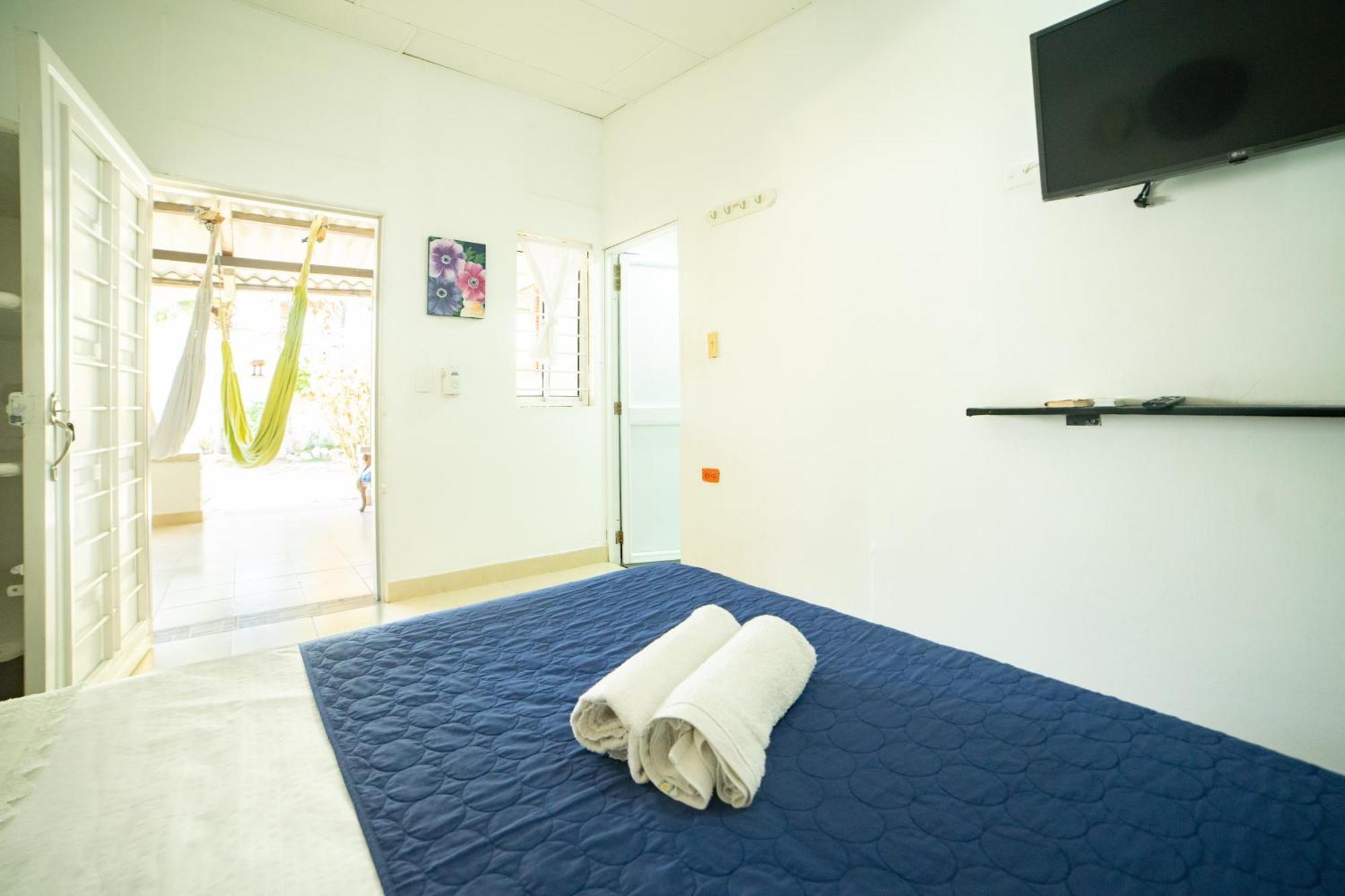 Hostal Del Mar - Tolu Bagian luar foto