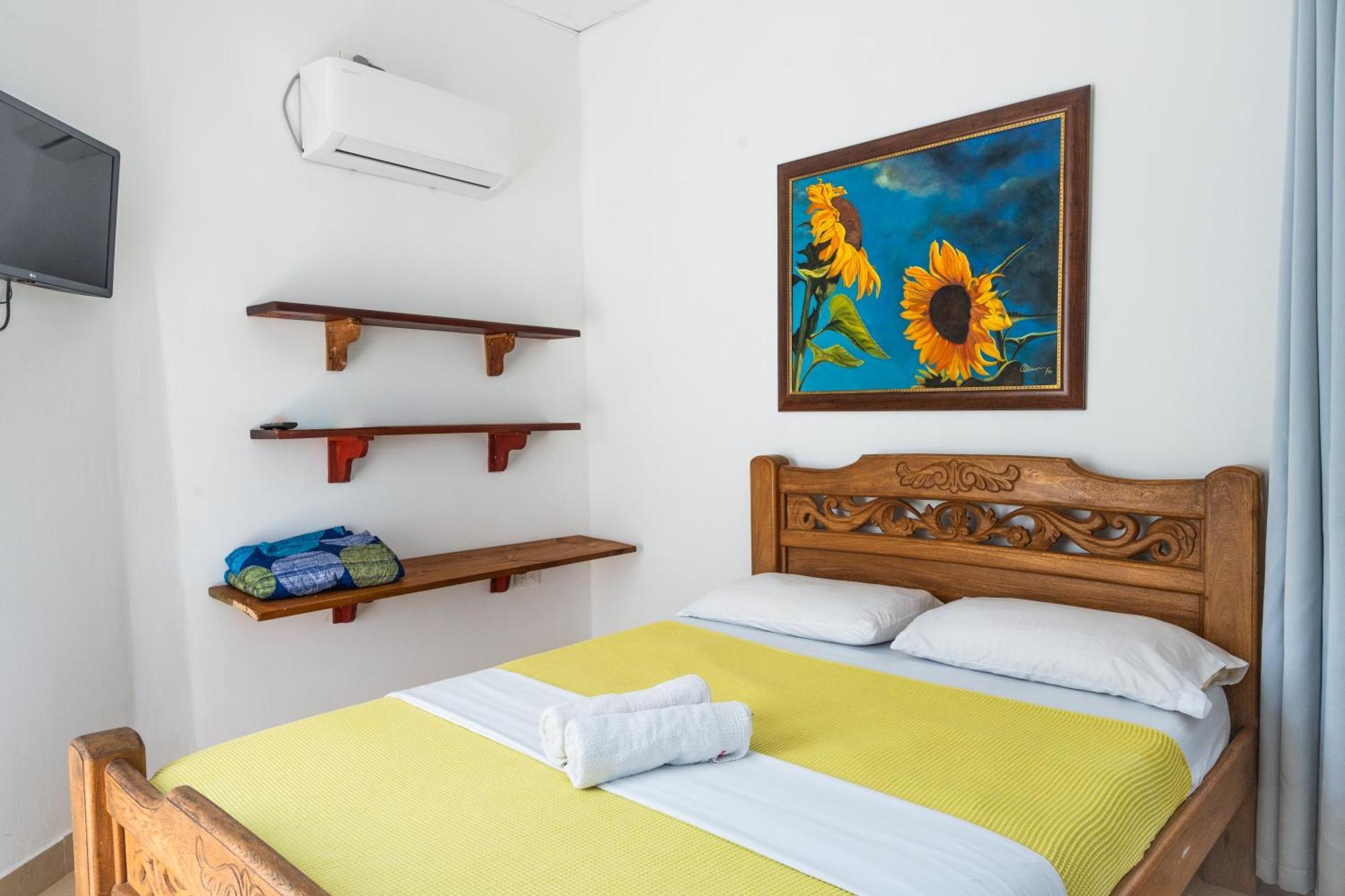 Hostal Del Mar - Tolu Bagian luar foto