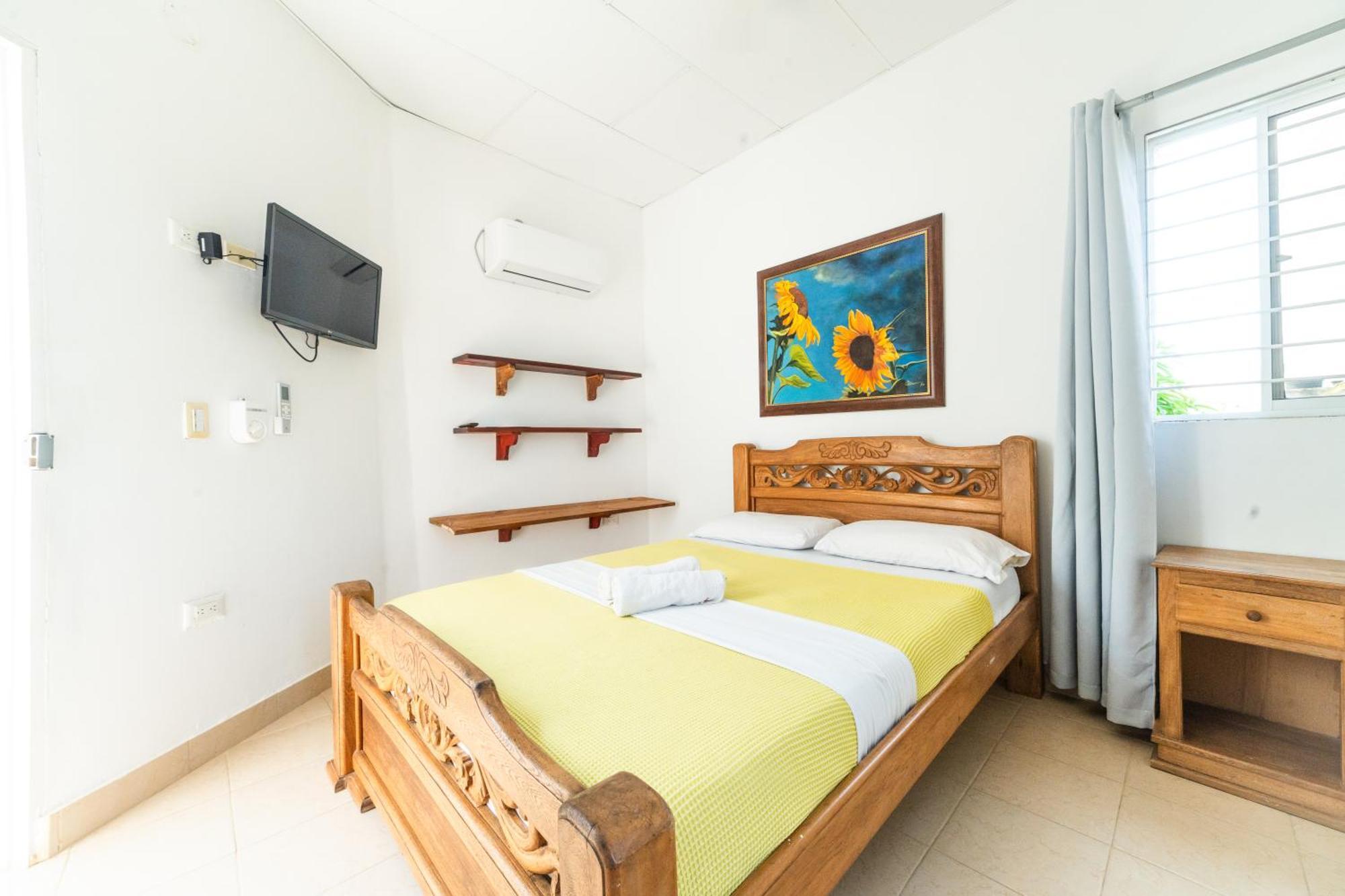 Hostal Del Mar - Tolu Bagian luar foto