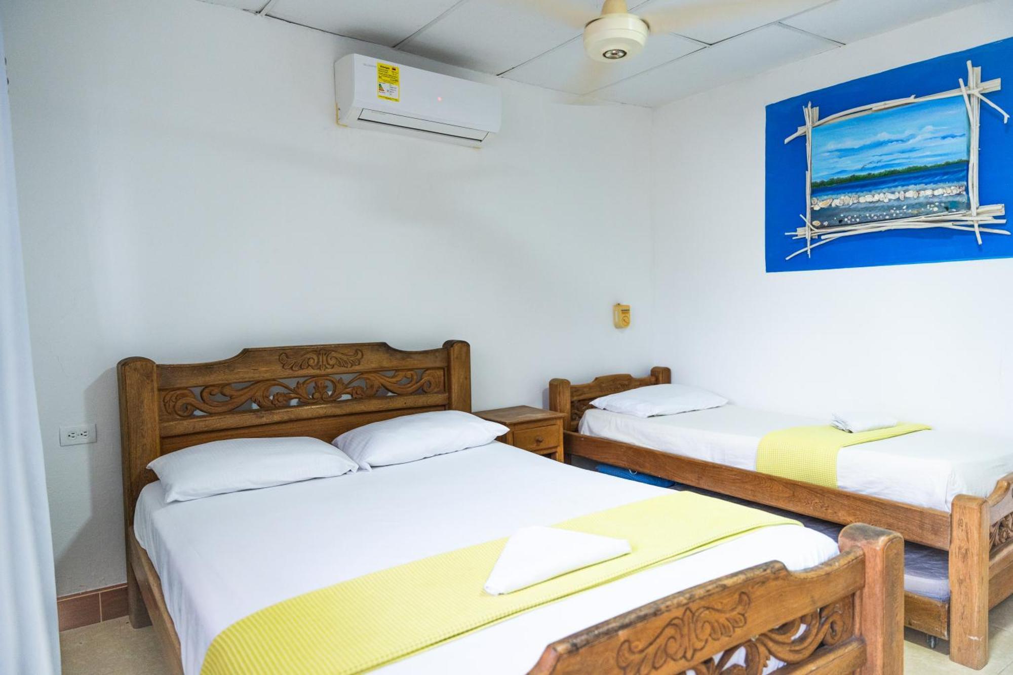 Hostal Del Mar - Tolu Bagian luar foto