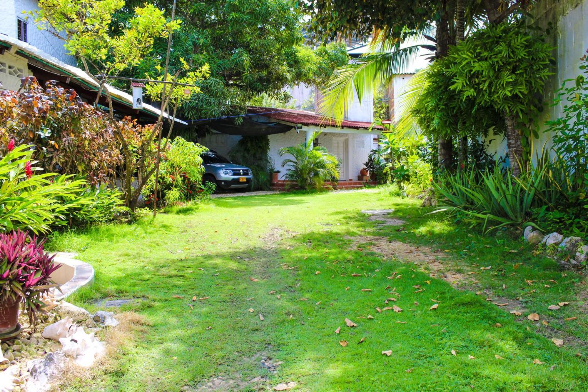 Hostal Del Mar - Tolu Bagian luar foto